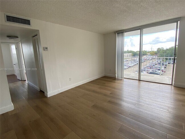 Building Photo - 488 NW 165th St