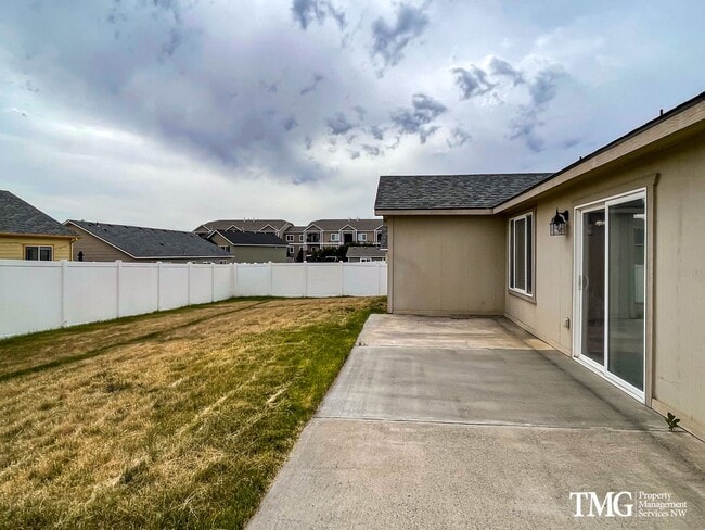 Building Photo - 3BD Ranch in Desirable Pasco Neighborhood