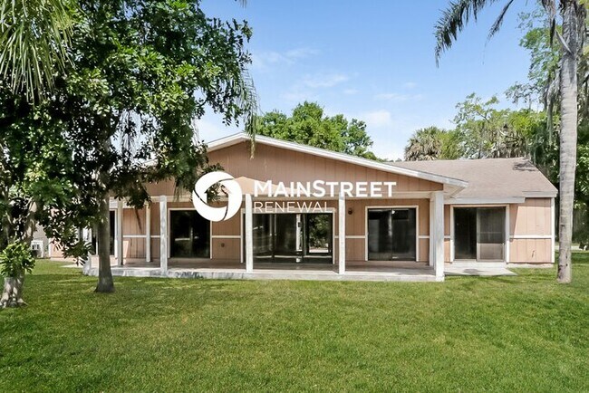 Building Photo - 3 Bedroom Pet-Friendly Home in Fort Pierce...
