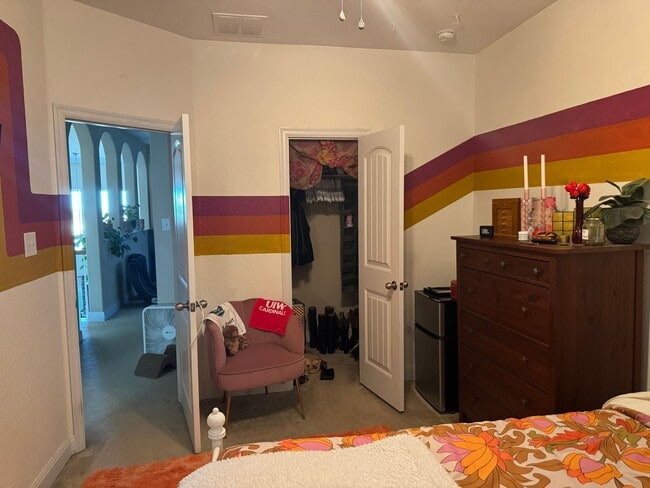 Building Photo - 517 Whittmen Ave