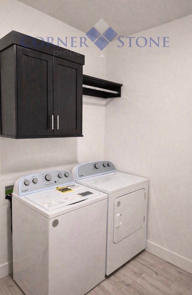 Building Photo - Stunning Northwest Meridian Gem with Designer Kitchen & Covered Patio!