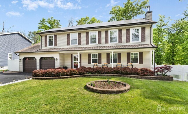 Primary Photo - 19 4th Pl