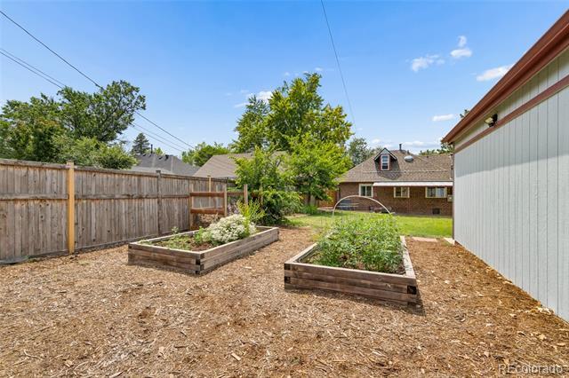 Building Photo - 556 S Canosa Ct
