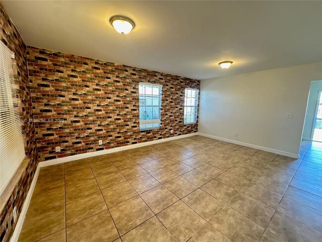 Building Photo - 2235 Farragut St