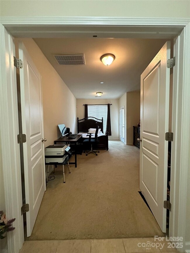 Building Photo - 835 Skybrook Falls Dr