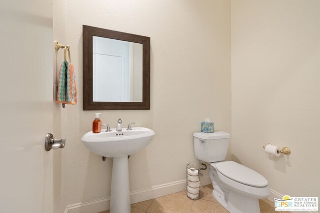 Building Photo - 88 Vía Las Flores