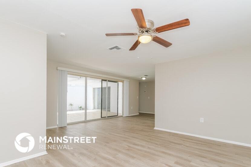 Building Photo - 5127 Reseda Dr