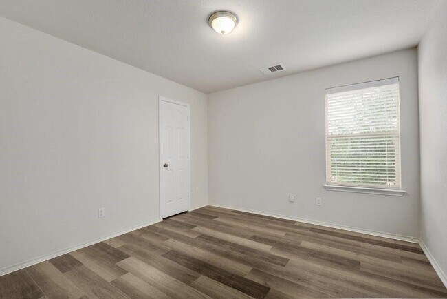 Building Photo - 12200 Ferrystone Cove