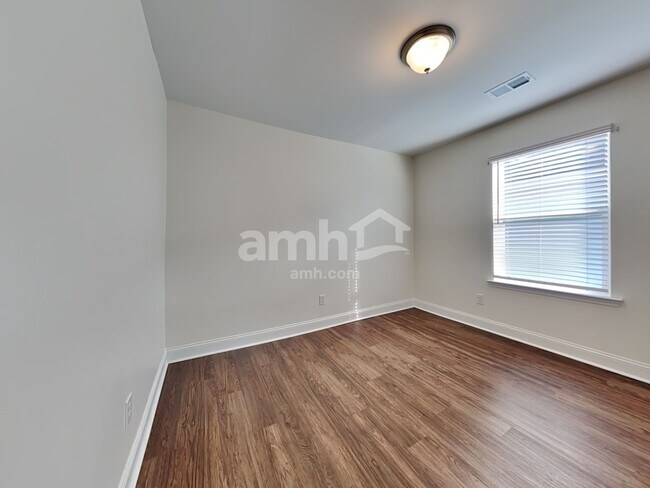 Building Photo - 308 Bering Ln