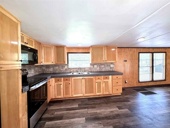 Building Photo - 1718 W Dumble St