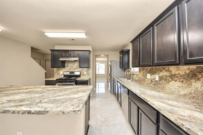Building Photo - 2043 Naplechase Crest Dr