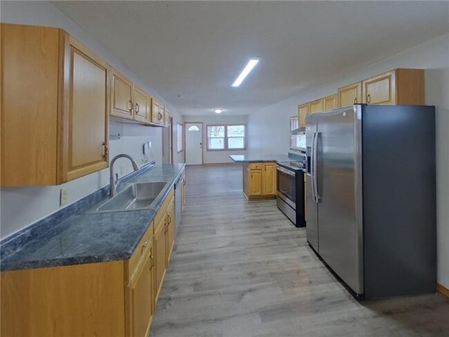 Building Photo - 2144 Sherwood Ave