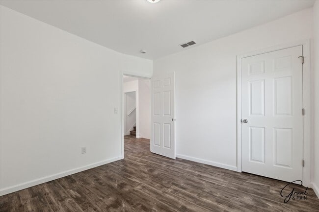 Building Photo - $1,995 - North End 4 Bedroom/ 1.5 bathroom...