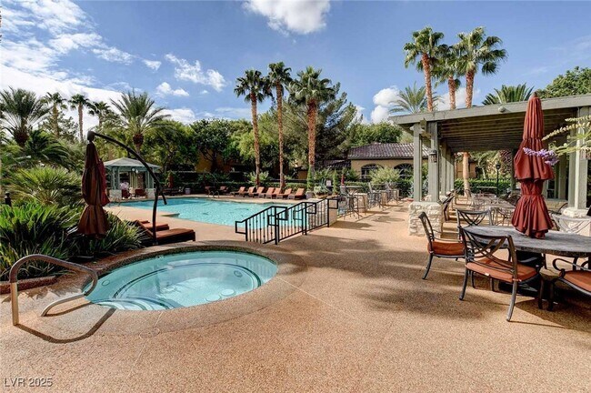 Building Photo - 1713 Sky of Red Dr