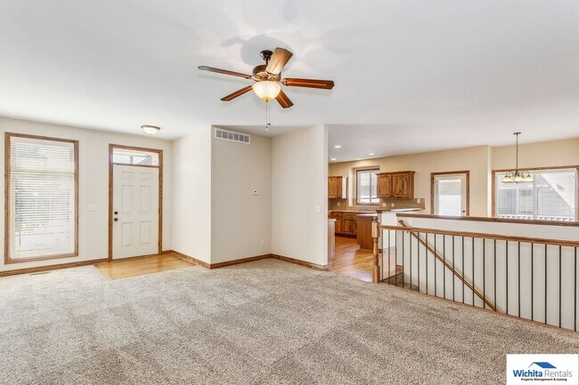 Building Photo - 11716-11718 Crestwood