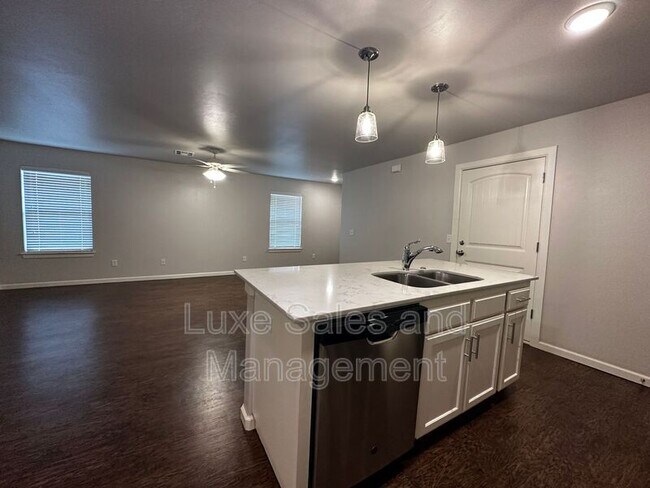 Building Photo - 11416 N Lincoln Blvd