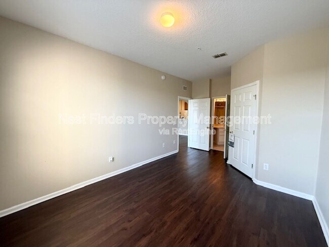 Building Photo - 7801 Point Meadows Dr