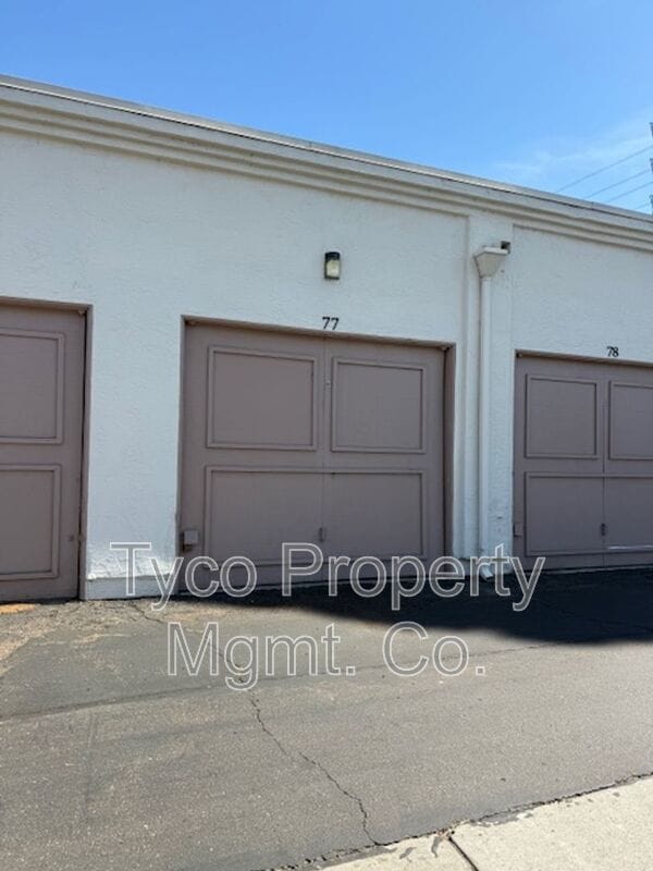 Building Photo - 772 Eastshore Terrace