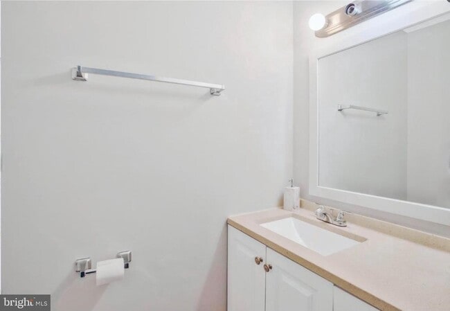 Building Photo - 2919 Seminole Rd