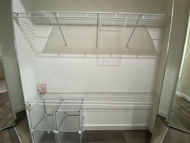 Building Photo - 8203 NW 128th Ln