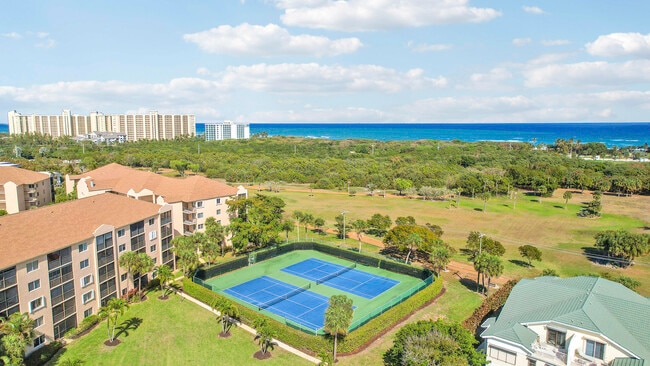 Building Photo - 275 Palm Ave