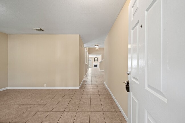 Building Photo - 10211 E Summit Canyon Dr