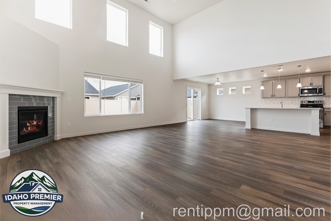 Building Photo - 7642 E Lightfoot St