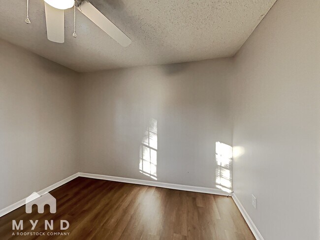 Building Photo - 629 Bennett Dr