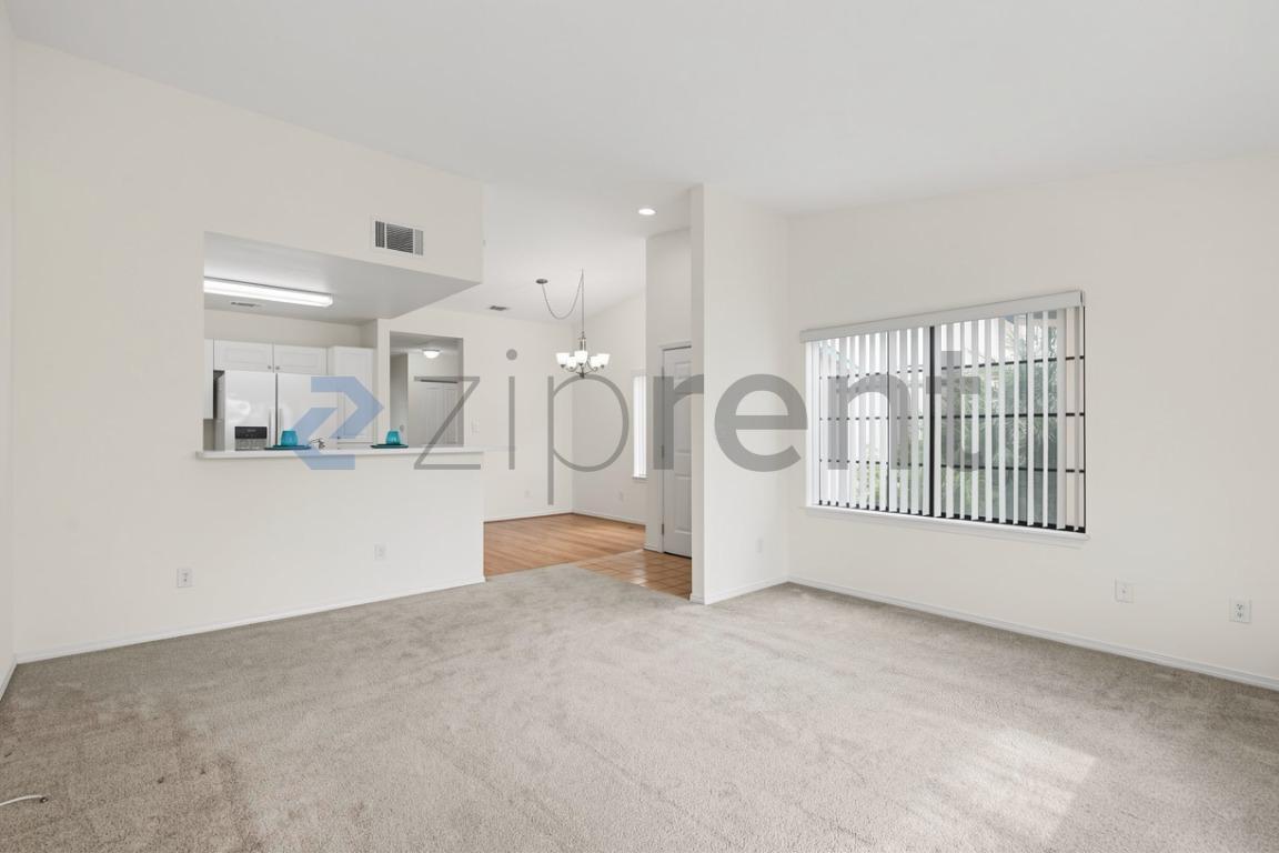 Building Photo - Unit