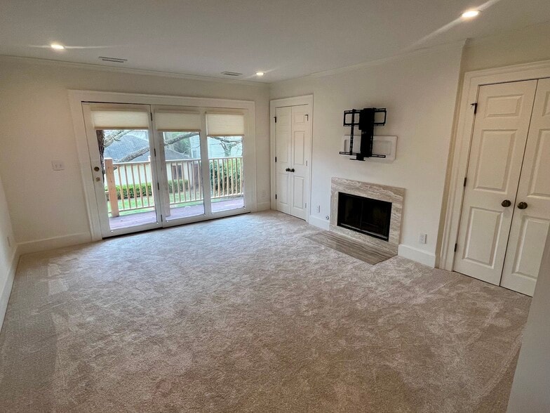 Building Photo - 676 Mohawk St,