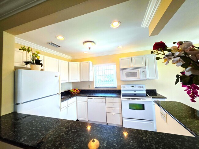Building Photo - 69 Royal Oak Ct