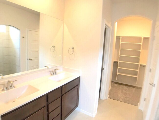 Building Photo - New! Brilliant 3 bedroom Rio Rancho Home. ...