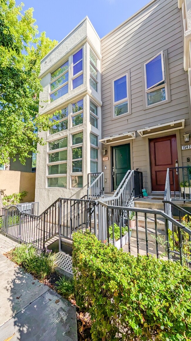 Primary Photo - 1544 Sunnyvale Ave