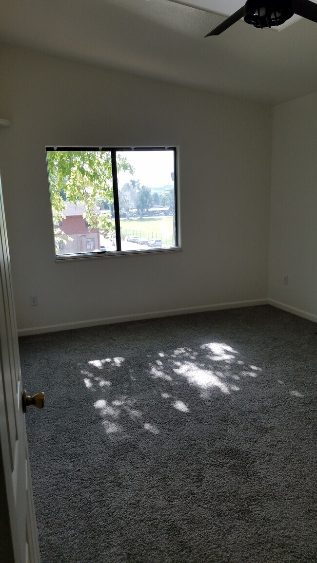 Bedroom 1 - 260 W Jefferson Ave