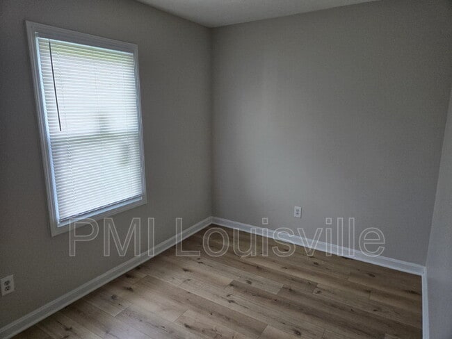 Building Photo - 4803 E Indian Trail