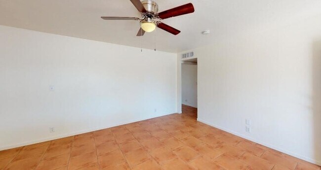 Building Photo - For Rent