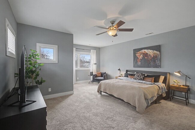 Building Photo - $4,200 per month | Fully Furnished | 3+ Month Leases Available