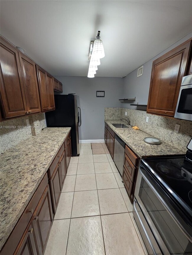 Building Photo - 1800 Sans Souci Blvd