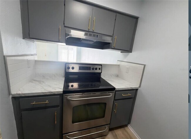 Building Photo - 5040 SE 30th Ct