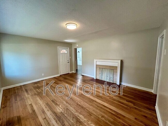 Building Photo - 4315 Woodlawn Pike