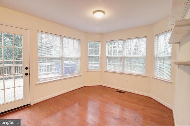Building Photo - 9261 Ridgefield Cir