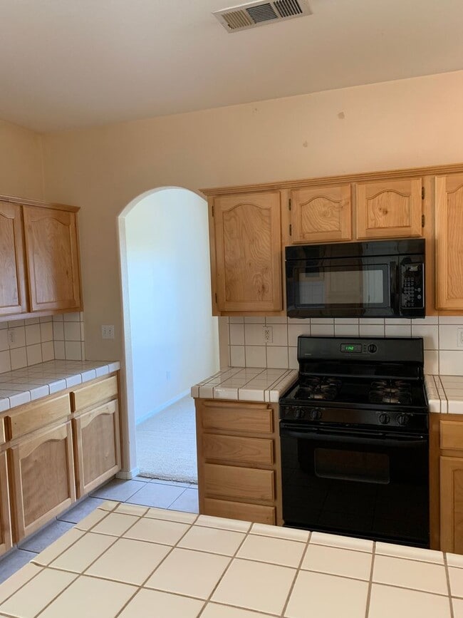 Building Photo - 3 Bedroom 2 Bath Home in Cul-De-Sac