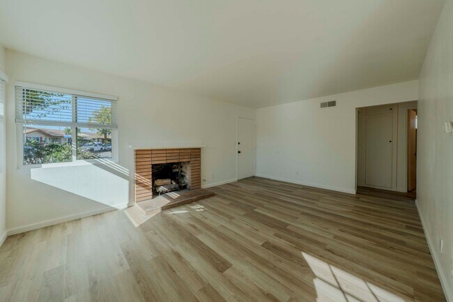 Building Photo - RIDGEWAY