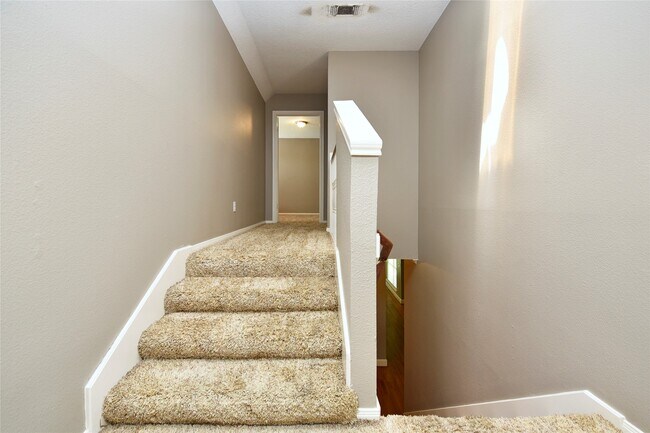 Building Photo - 5830 Hornwood Dr