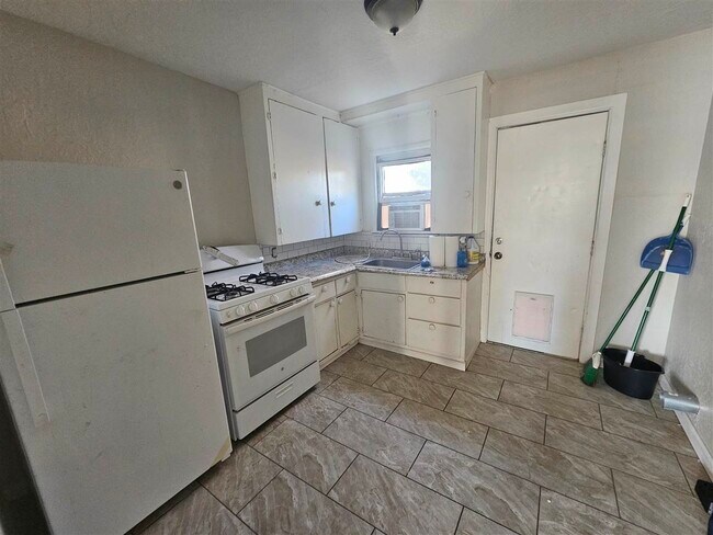 Building Photo - 110 NW 3rd St