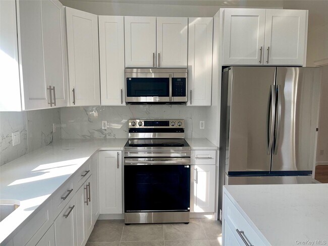 Building Photo - 26 Meadowbrook Pl
