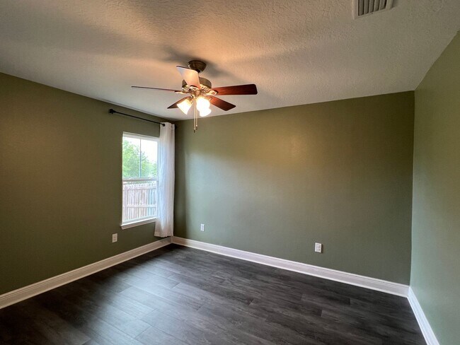 Building Photo - Executive Living