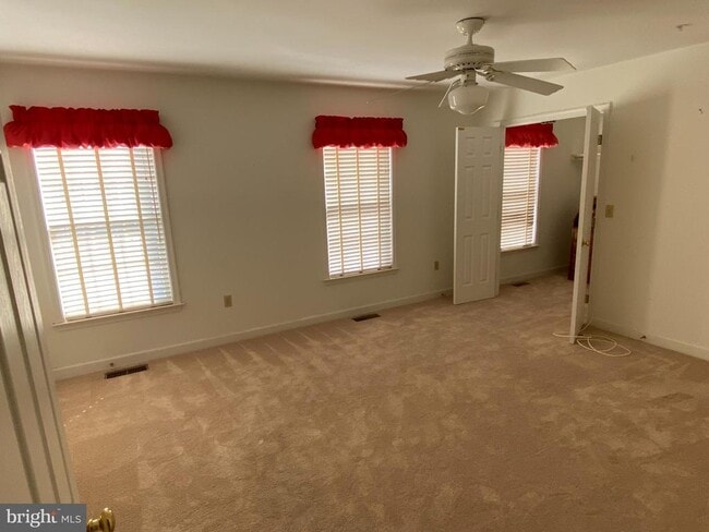 Building Photo - 28498 Sawgrass Ct