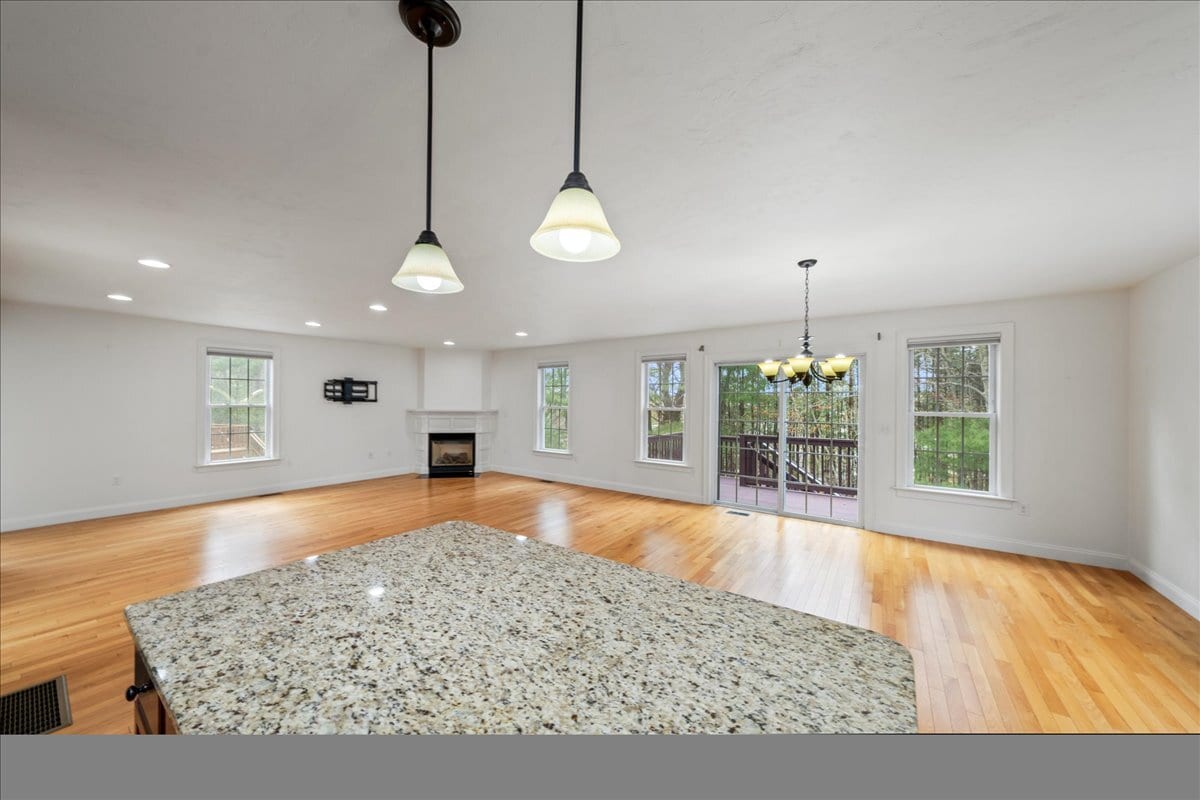 Building Photo - 6 Longview Cir