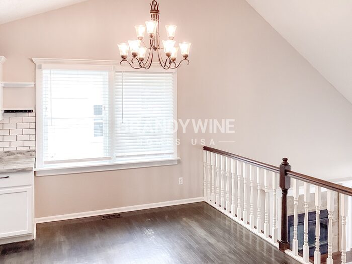 Building Photo - 105 Sumac St